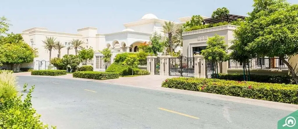 Emirates-Living-1